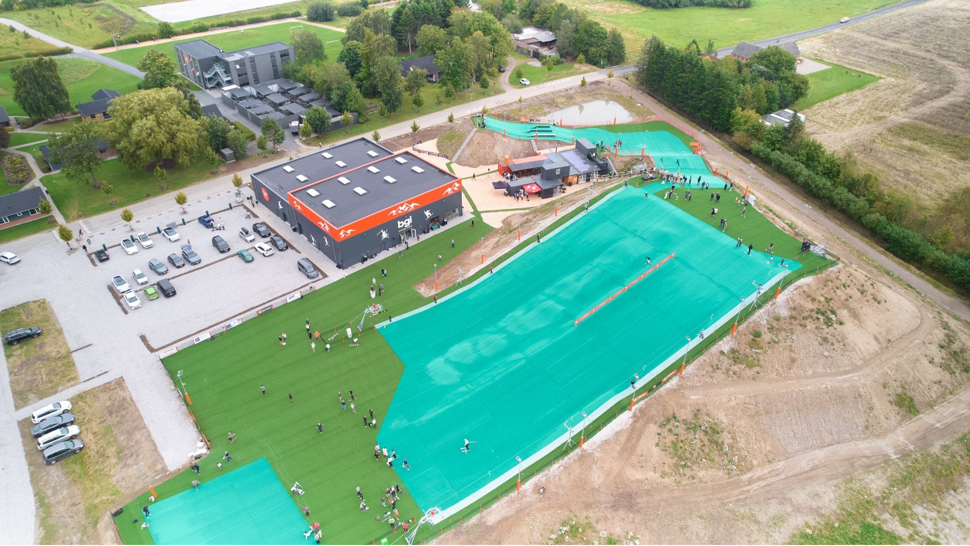 Dronefoto af BGI Snowsport Arena
