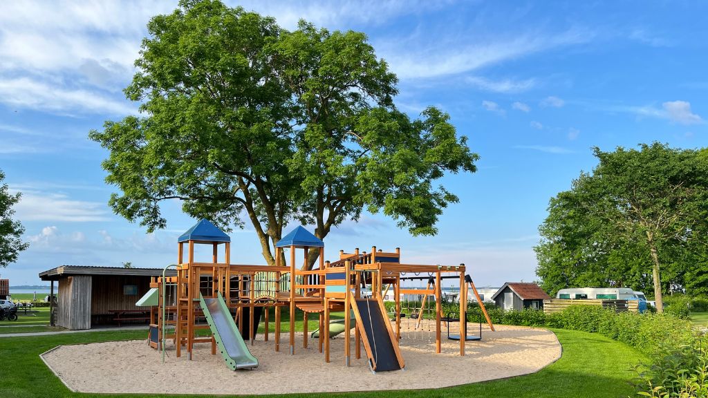 Hjarnø Camping - playground