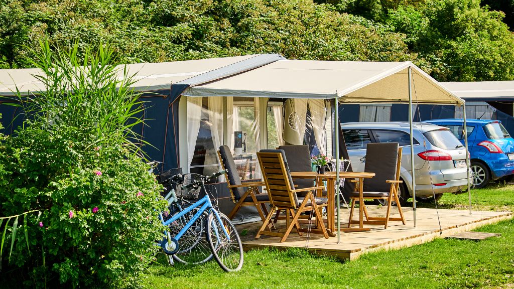 Glamping tent at Horsens City Camping seen from the outside