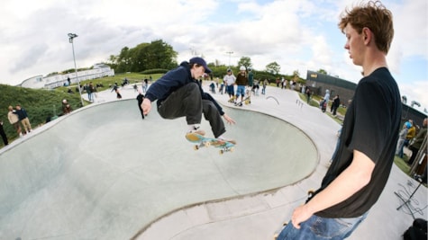 Skater i Skatearena Juelsminde Naturpark