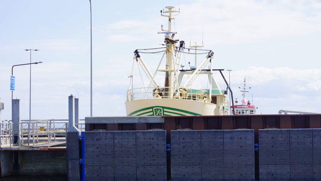 Hafenatmosphäre im Hjarnø Bootshafen.