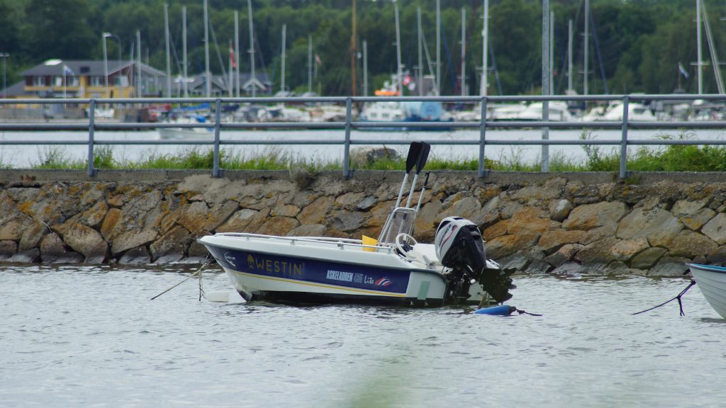 Hafenatmosphäre im Hjarnø Bootshafen.