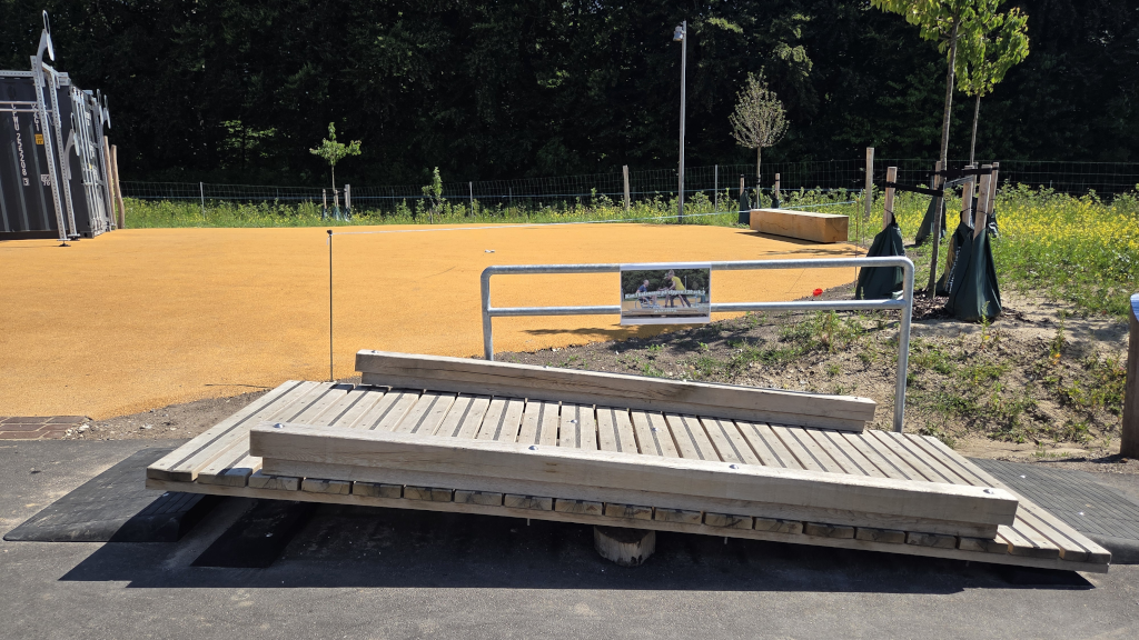 Kørestolsvenlig vippe i Egmont Bevægelsespark