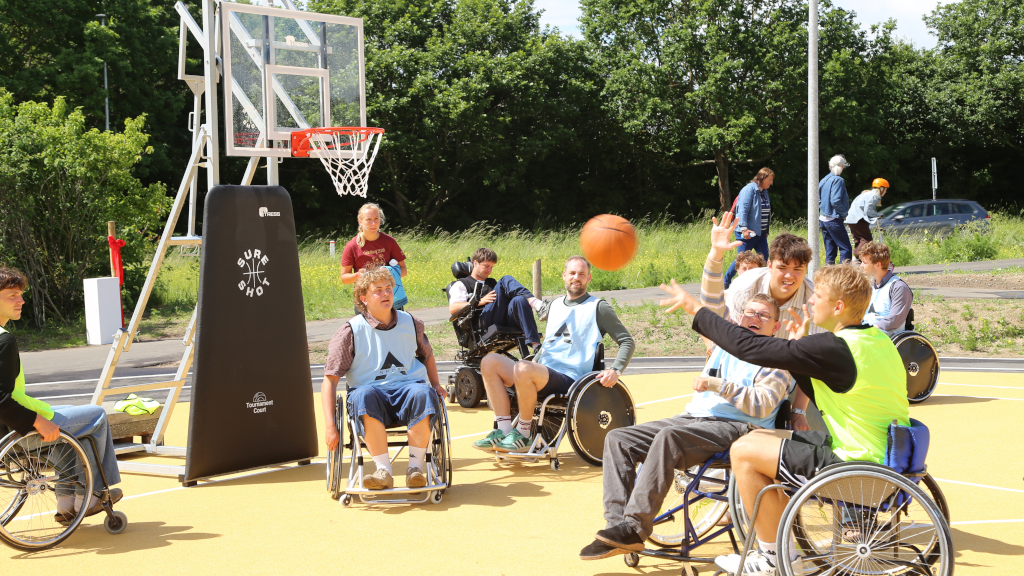 Para-basket hos Egmont Bevægelsespark