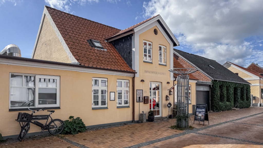 Facaden på Høllsbergs Have set fra Odelsgade