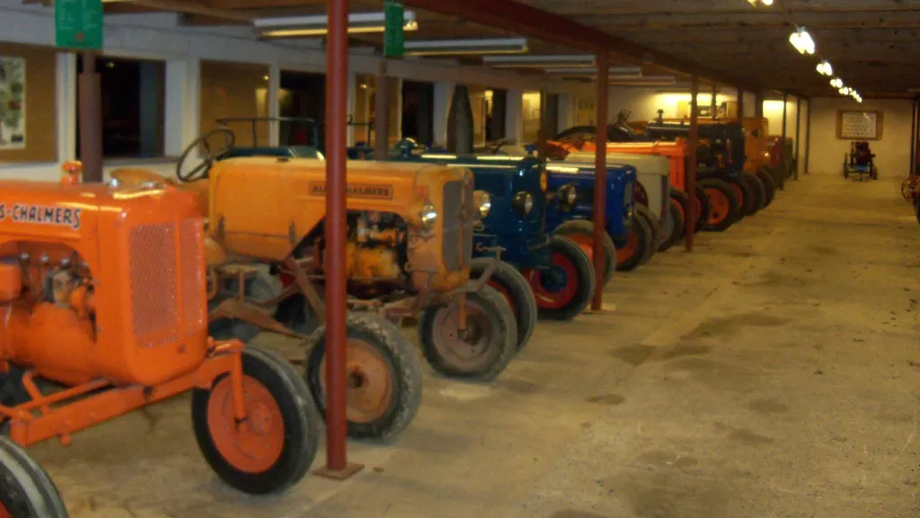 Traktor-Museum---Række-af-traktorer-2020