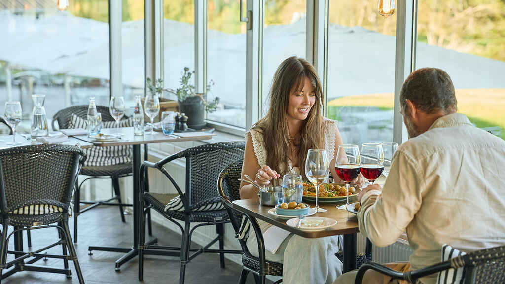 Guests in the restaurant