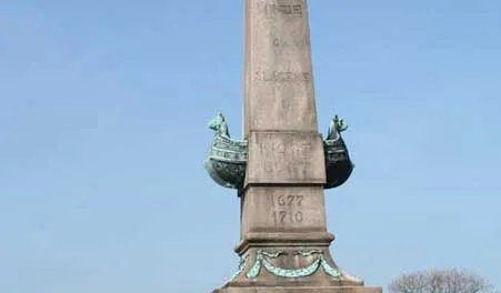Obelisk på Havnen - Øvre del