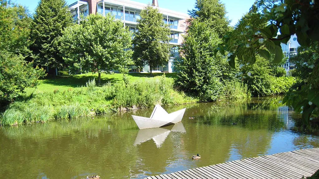 The paper boat, sculpture