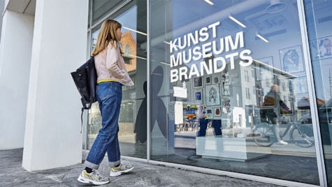Eingang zum Kunstmuseum Brandt