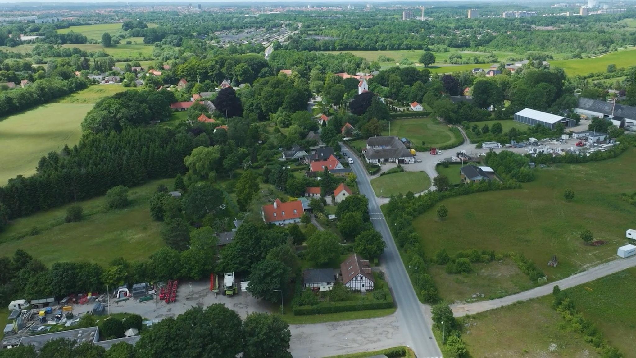 Dronebillede af Aasum