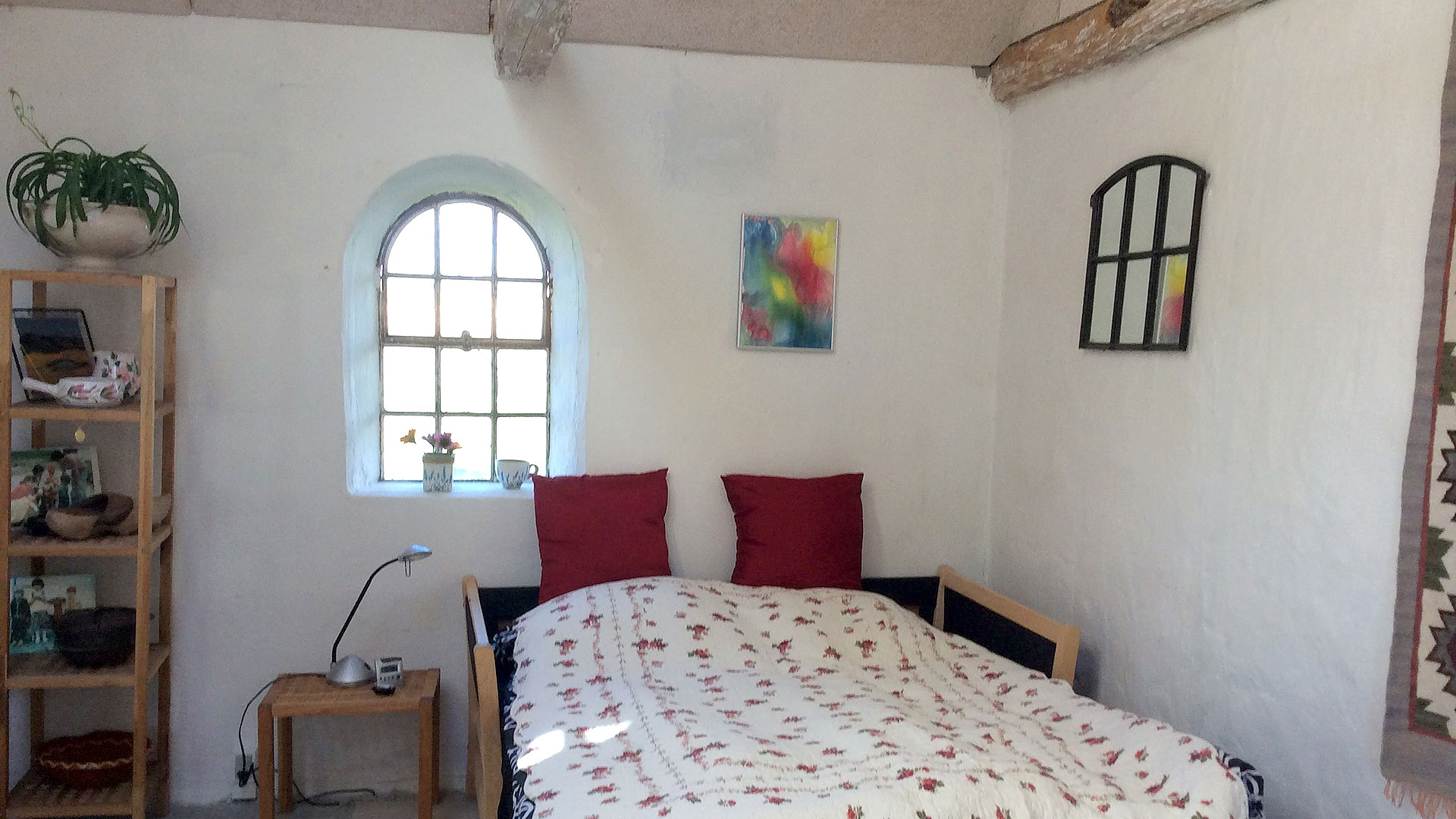 Bed & Kitchen Fri-land