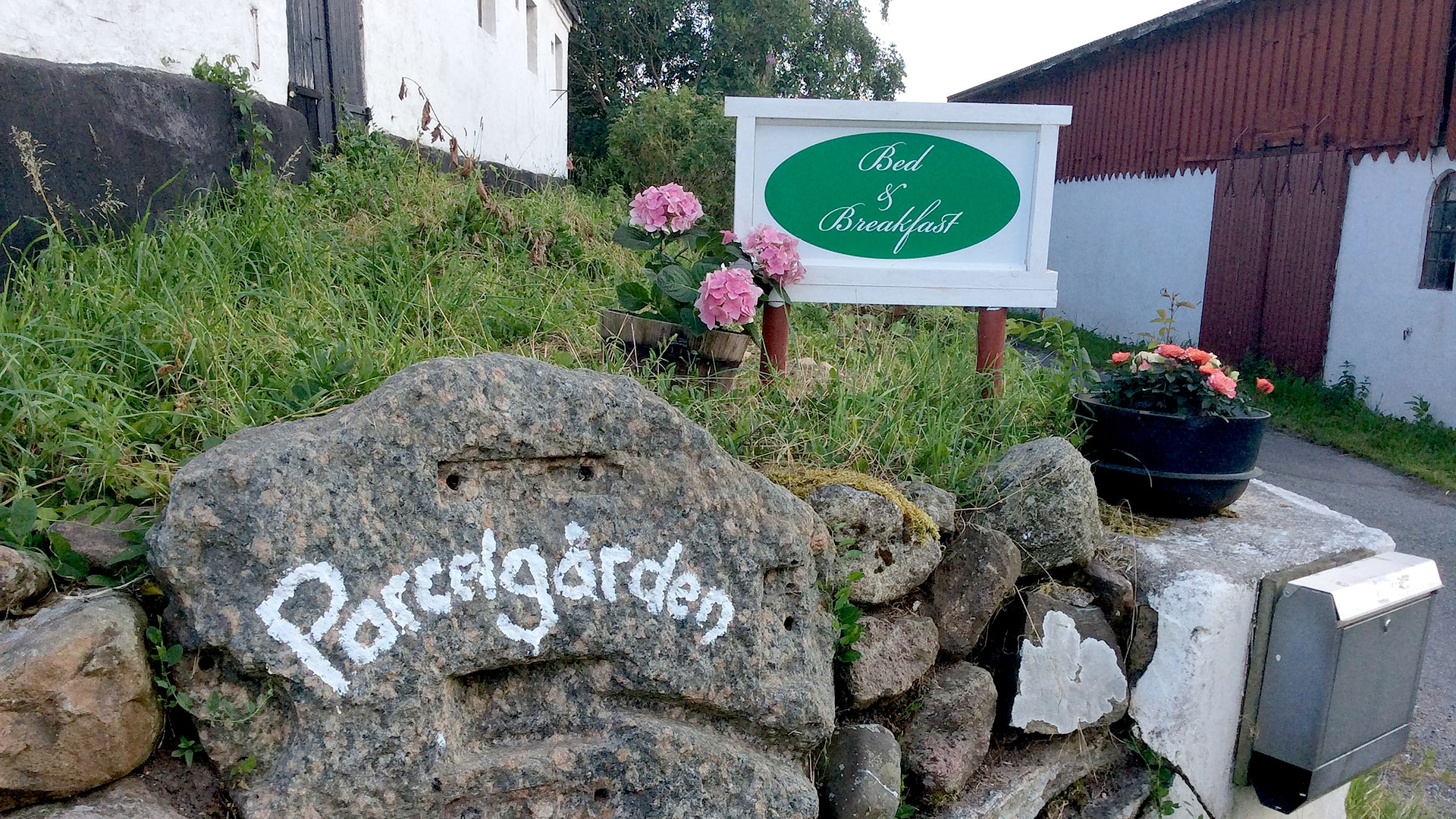 Bed & Kitchen Fri-land