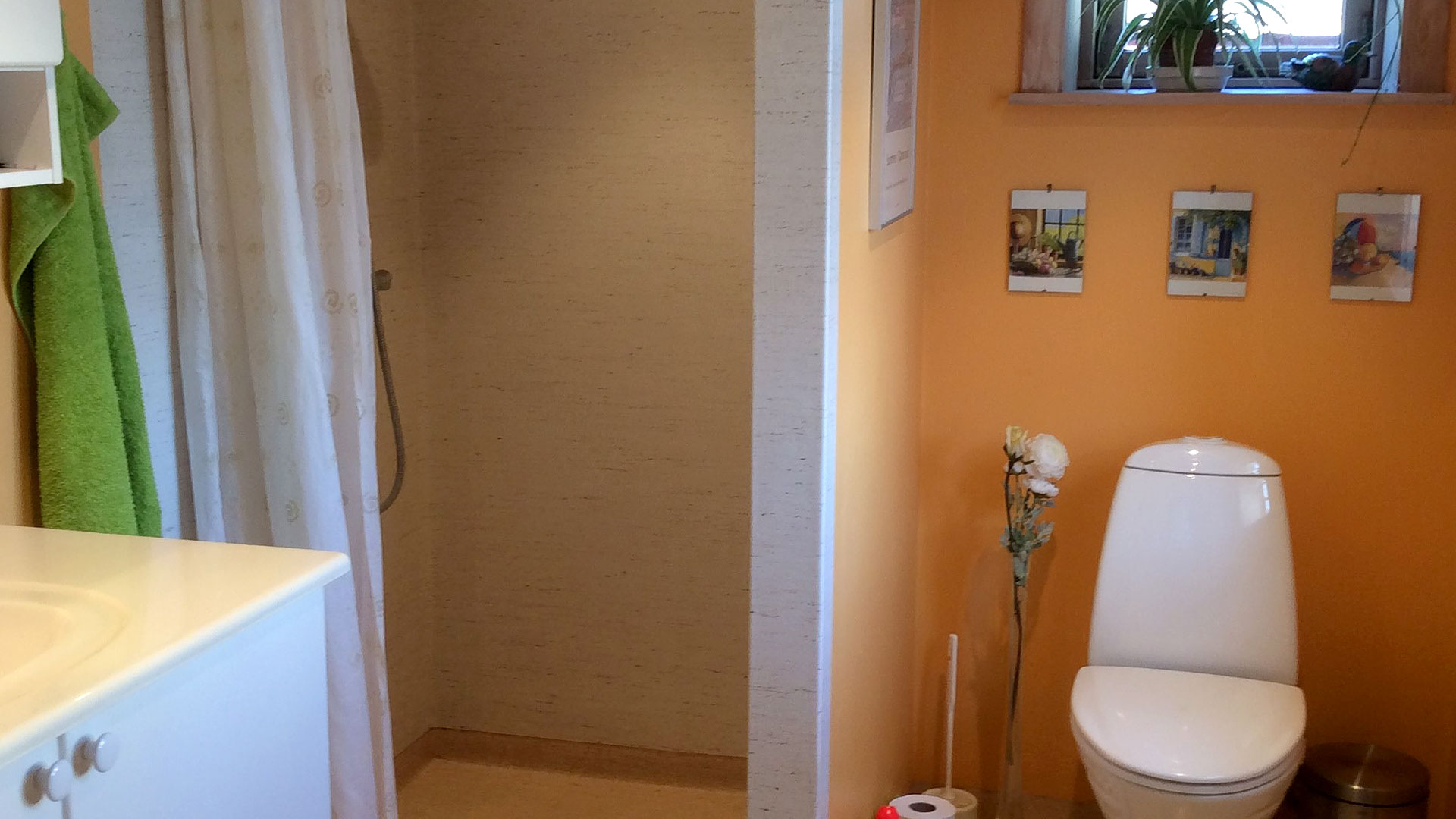 Bed & Kitchen Fri-land