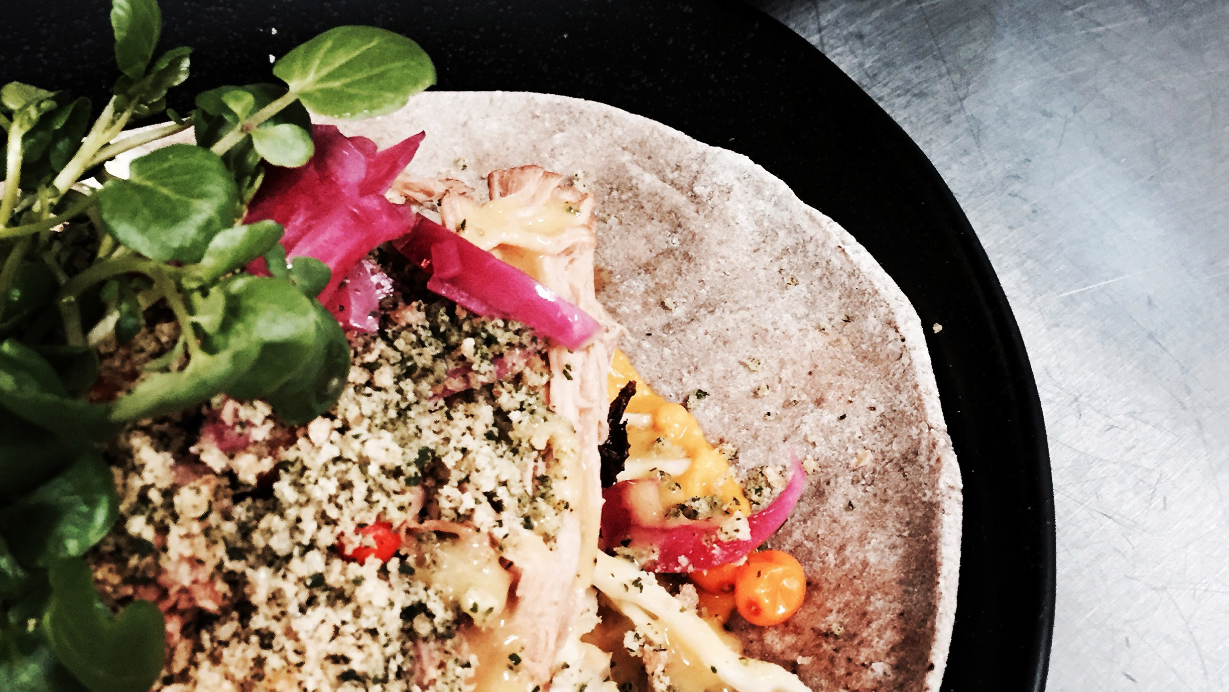 Flatbread with vegetables at Café Knarr