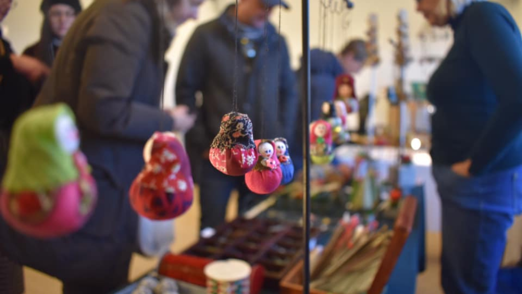 Weihnachtsmarkt im alten Rathaussal in Roskilde