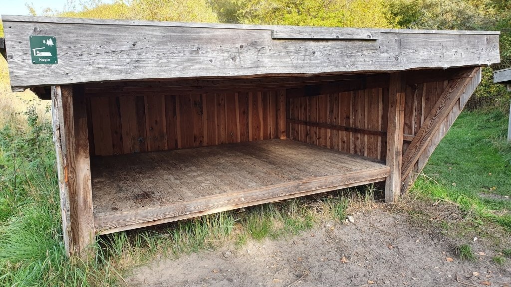 Holzunterstand beim Shelterplatz Midgård im Sillebro Ådal.