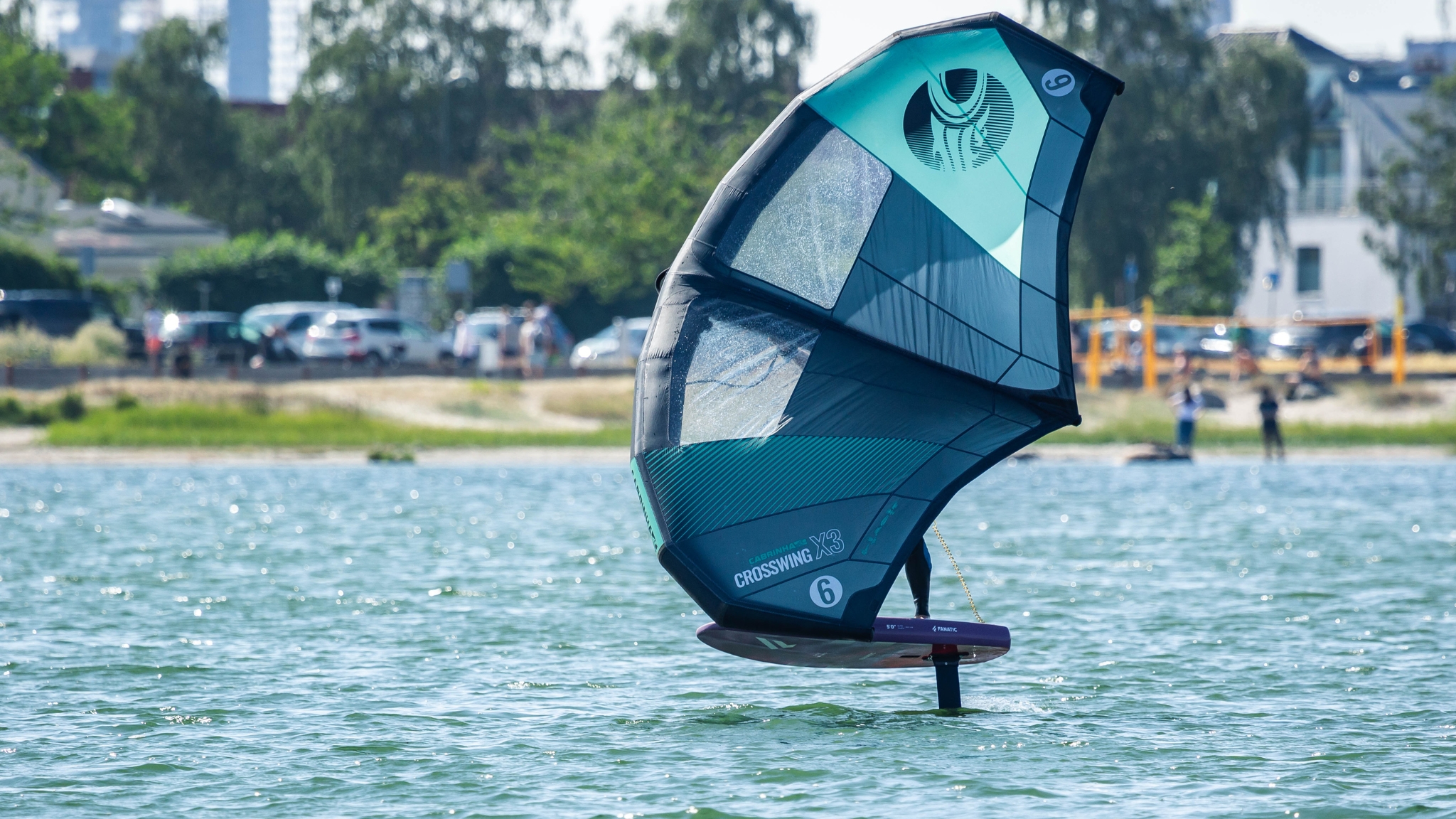 Person wing foiling on the water in Frederikssund.