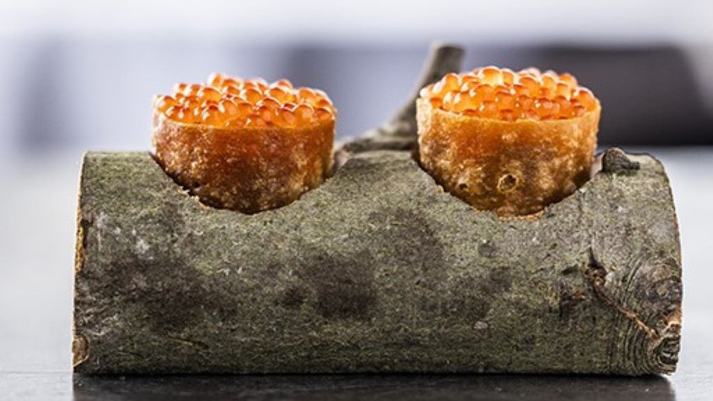 Plating with snacks at Treetop Restaurant