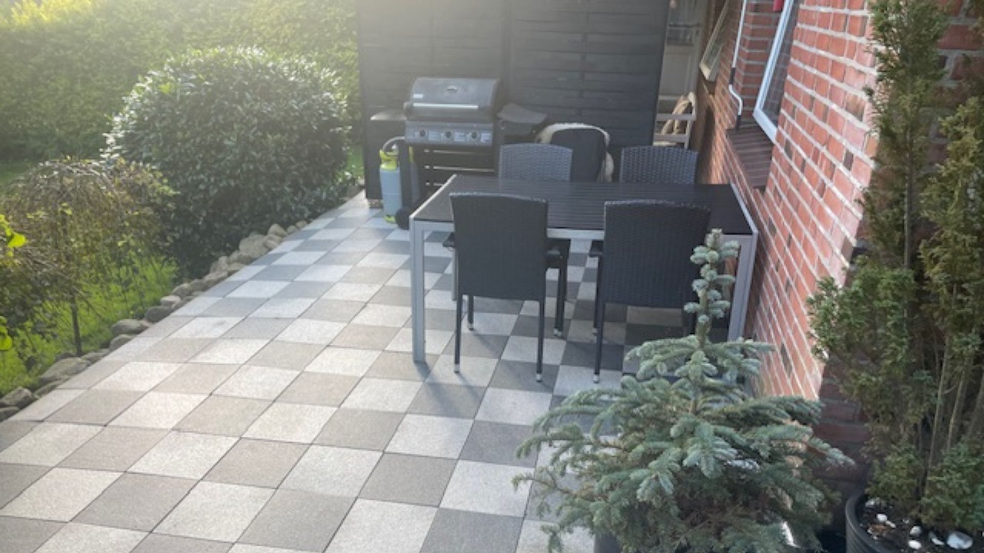 The terrace at Alina's and Gert's Bed and Breakfast