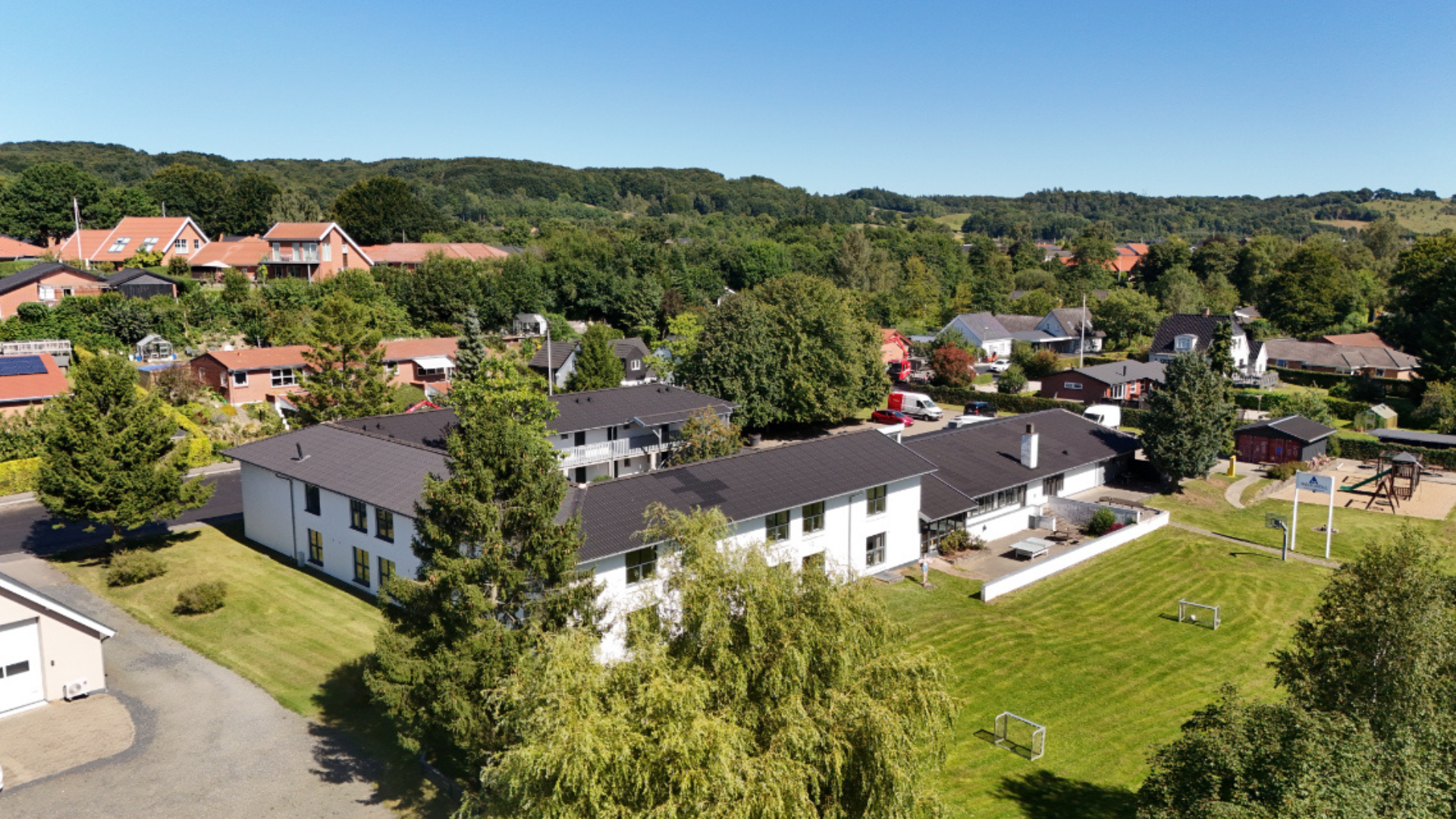Drone photo of Danhostel Vejle on a summer day