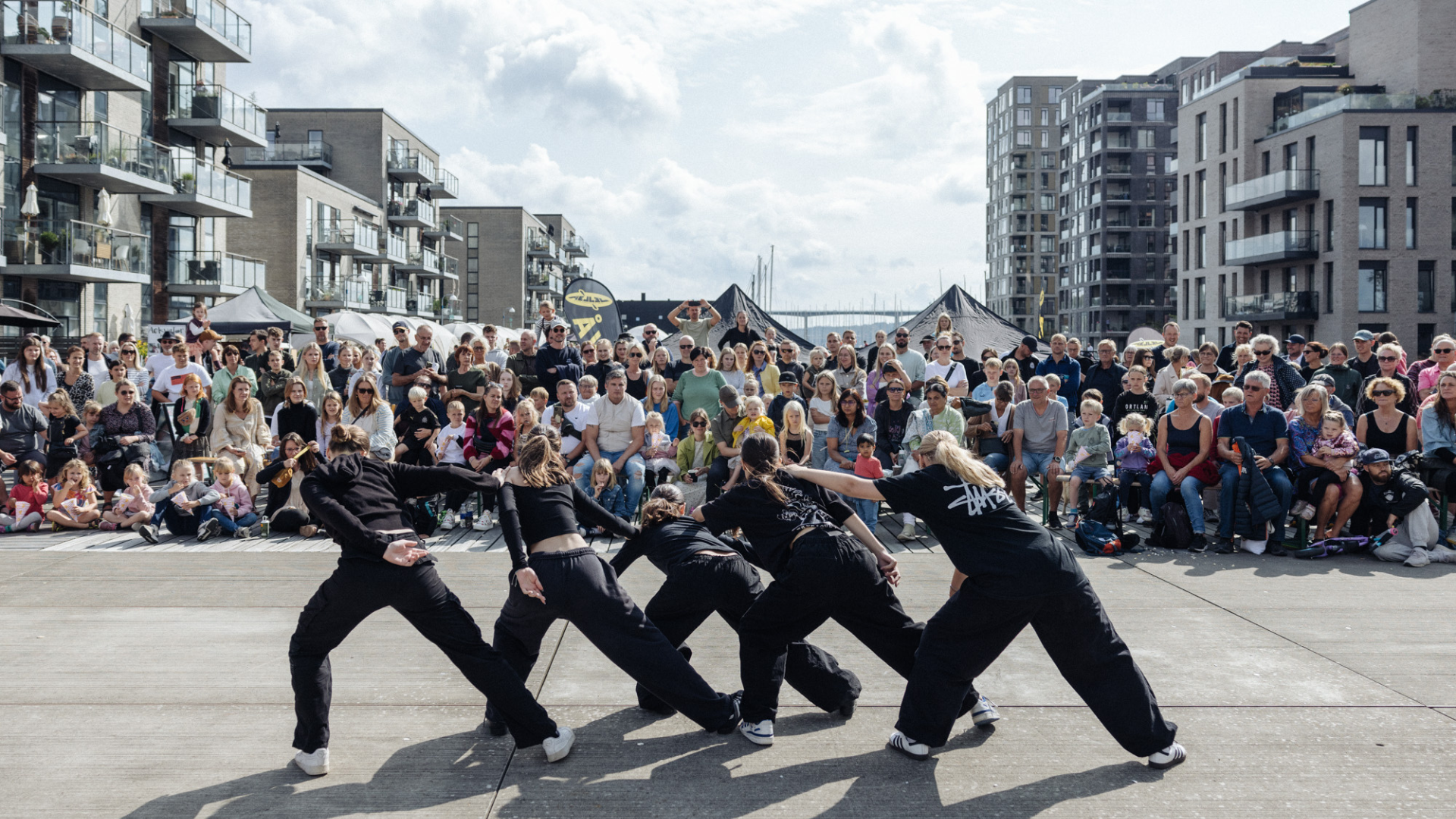 Tänzer bei einer Show beim Vejle Fjordfestival