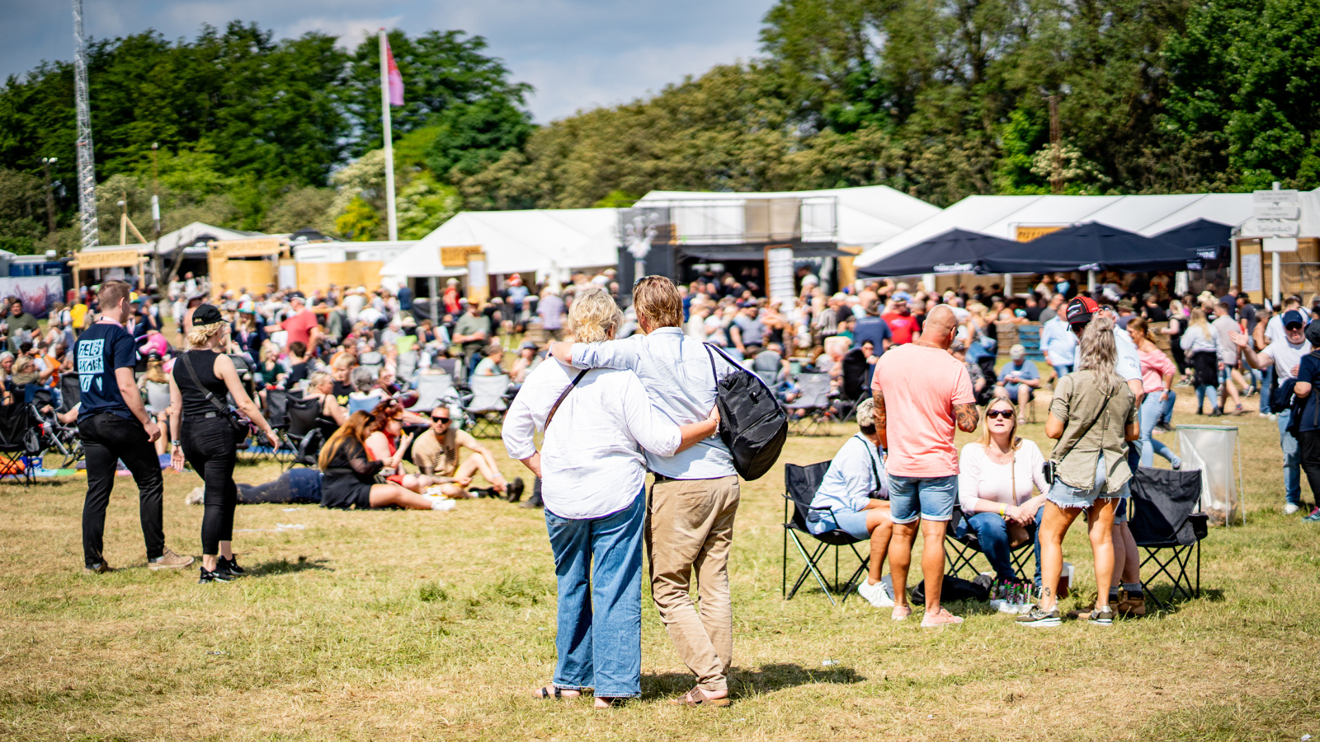 Festivalgæster hygger sig til Jelling Musikfestival