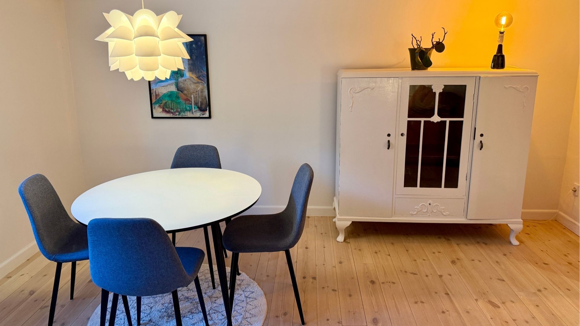 Spiseplads i stuen hos Villa Fuga