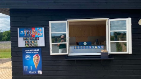 Kiosken er åben ved Egtvedlabyrinten tæt ved Vejle