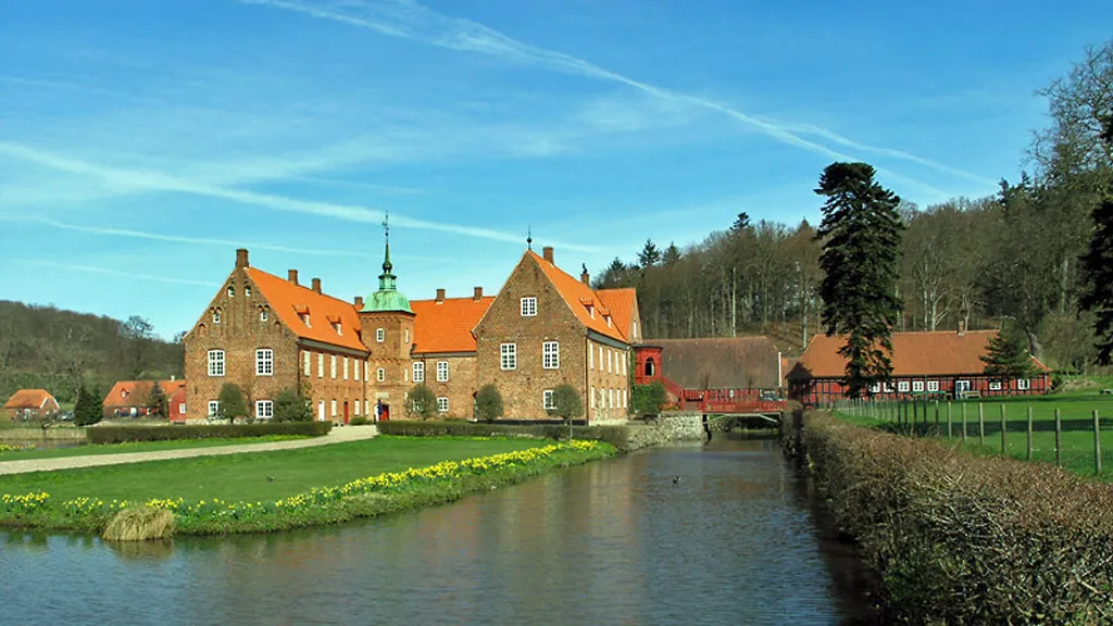 Tirsbæk Castle Park