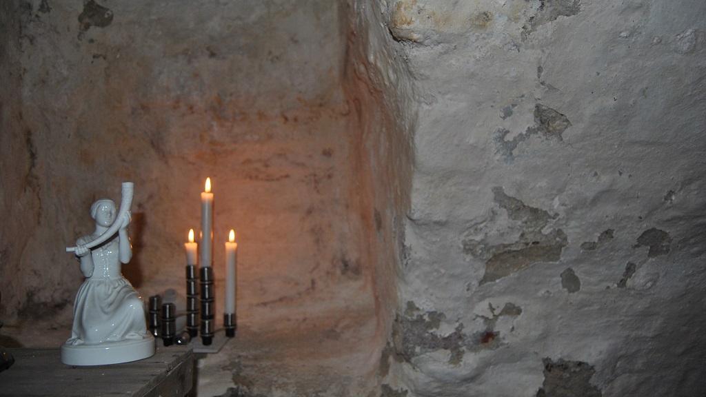 Klosterkælderen - Antique and porcelain