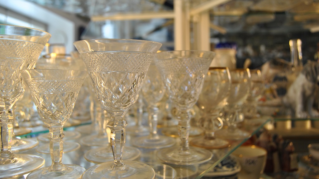 Klosterkælderen - Antique and porcelain