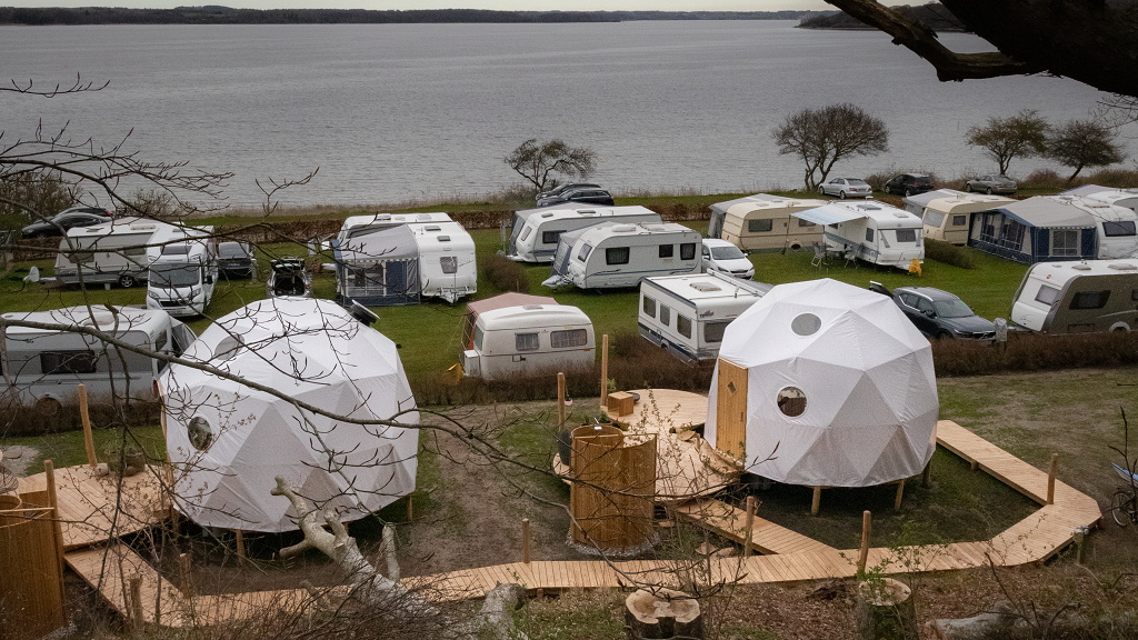 The Pacific Domes "Fjordboblerne", Mariager Camping