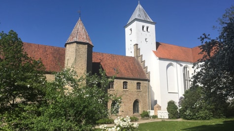 Hør fortællingen om nonnerne og munkene på Mariager Kloster