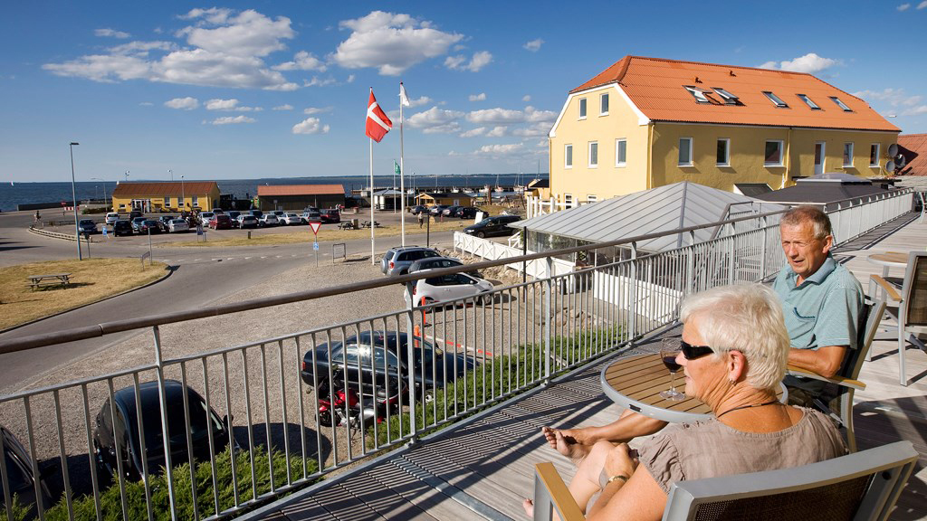 Hvalpsund Færgekro, Hotel