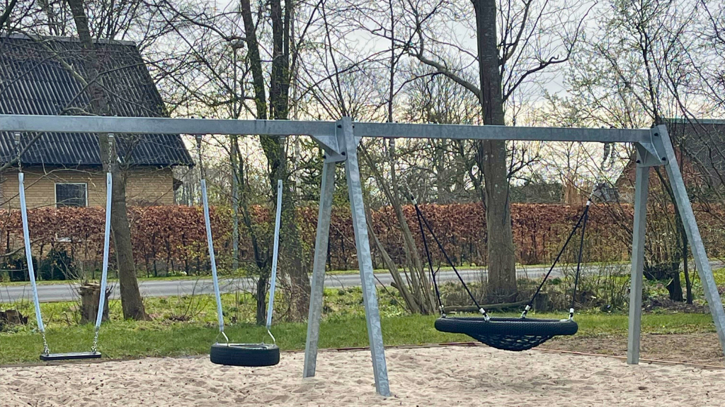 Unterstandplatz und Spielplatz in Elkæret Skelund