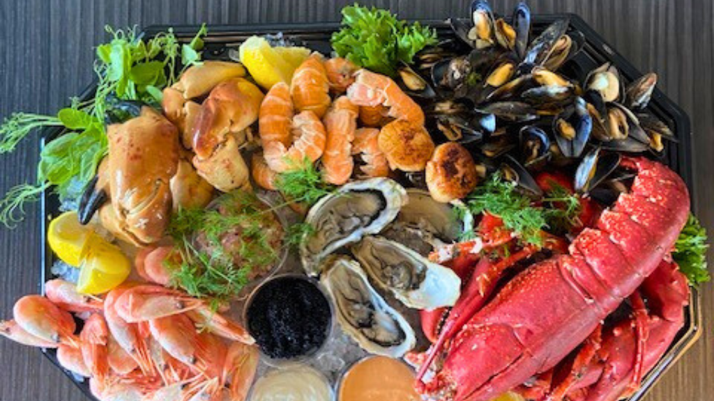 Seafood at Havnens Røgeri, Hvalpsund