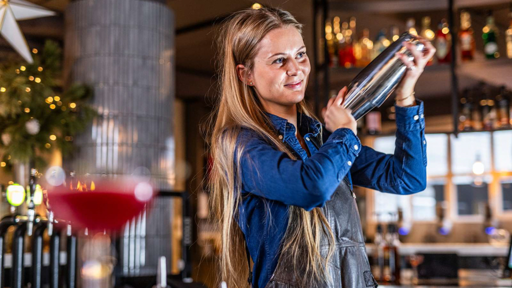 Cocktailbar VAERFT på Pier 5 Hotel