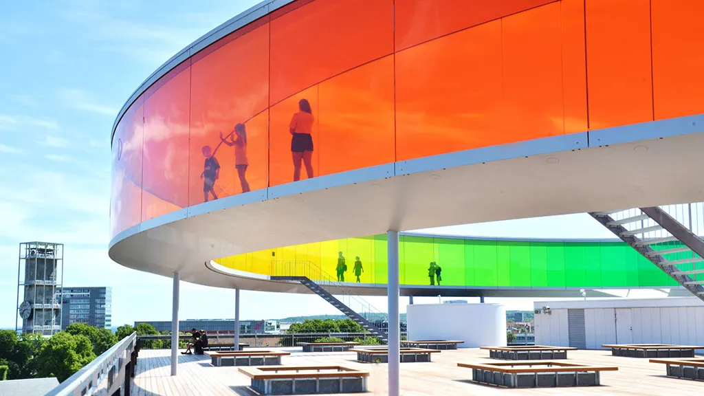 Your rainbow panorama på toppen af ARoS Aarhus Kunstmuseum