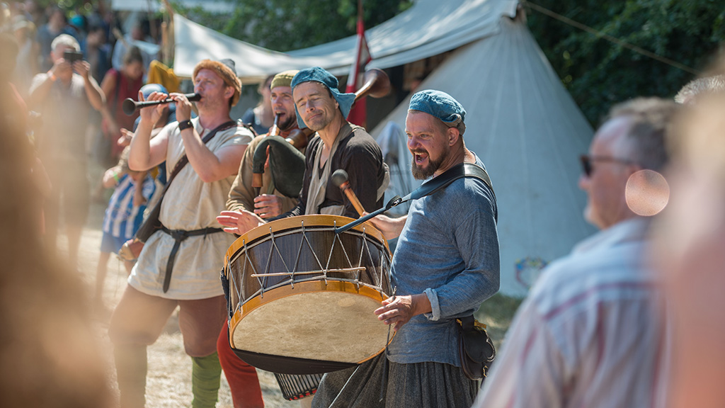 Musik på vikingetræf Vikingedage ved Moesgaard Strand