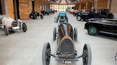 Ausstellung von Bugatti in der Gubsø Garage