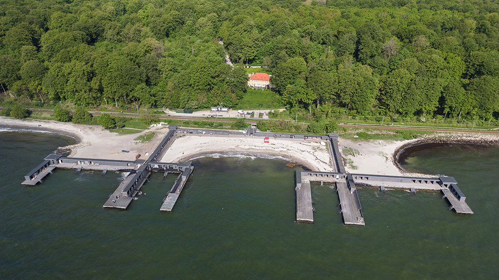 The bathing establishment Den Permanente