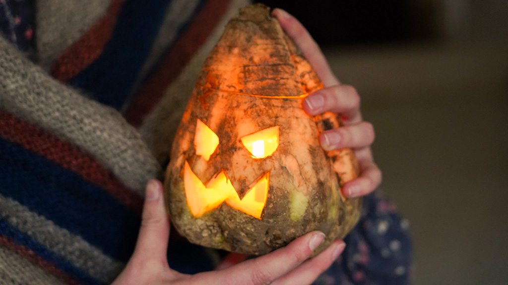 Laterne skåret af roe i Den Gamle By