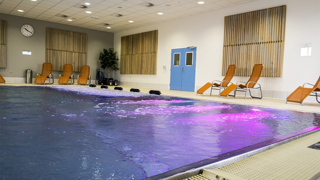 Indendørs swimmingpool hos Water & Wellness i Randers