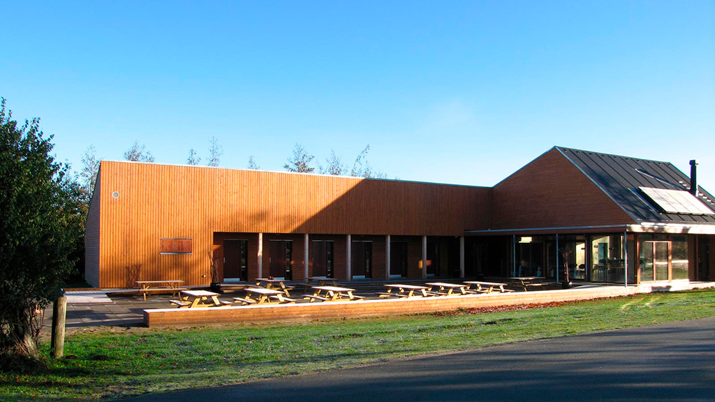 Campfire hut and kitchen at Kyst- og Fjordcentret