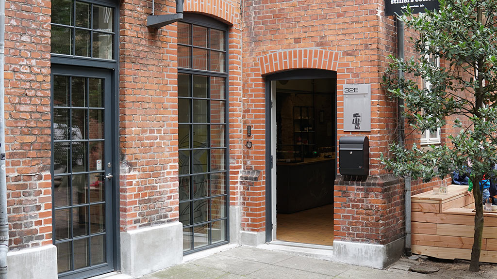 Entrance to Stillers Coffee in Aarhus