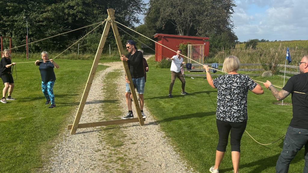 Teambuilding hos Friluftcenter Sprækkebjerg