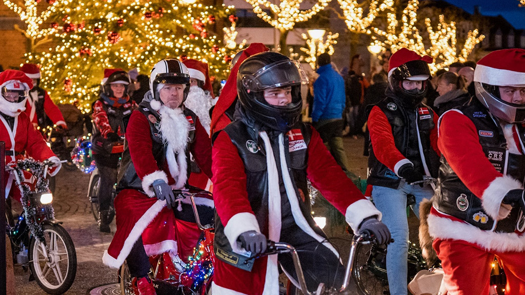 Juleoptog på knallert gennem Grenaa