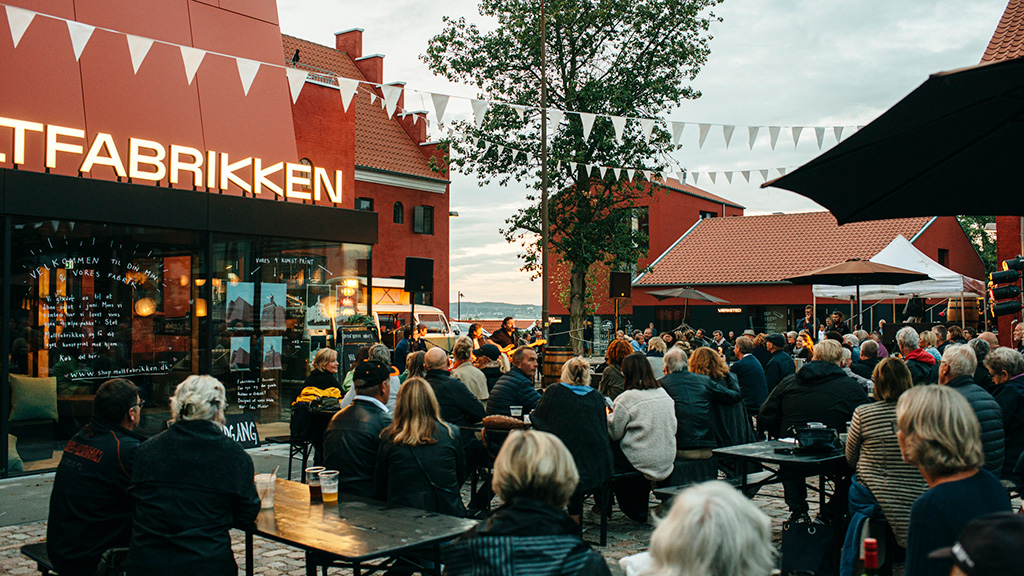 Udeservering hos Lundbergs Spisehus i Ebeltoft