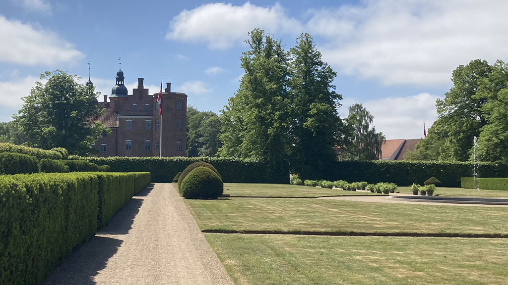 Sommer i Gammel Estrup